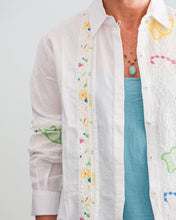 Cargar imagen en el visor de la galería, Blusa 104 blanco