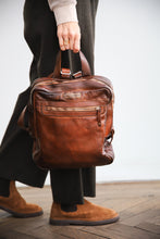 Cargar imagen en el visor de la galería, Mochila FREELANCE castaña