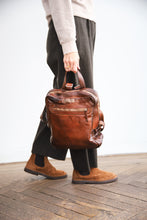 Cargar imagen en el visor de la galería, Mochila FREELANCE castaña