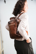 Cargar imagen en el visor de la galería, Mochila FREELANCE castaña