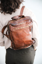 Cargar imagen en el visor de la galería, Mochila FREELANCE castaña
