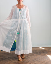 Cargar imagen en el visor de la galería, Vestido 21 blanco