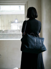 Cargar imagen en el visor de la galería, Bolso DUFFLE L negro