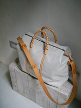 Cargar imagen en el visor de la galería, Bolso DUFFLE S ivory