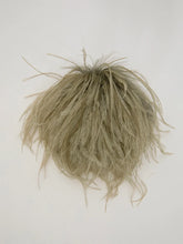 Cargar imagen en el visor de la galería, Broche PLUMA green grey