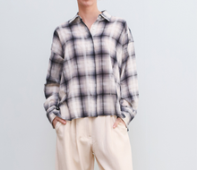 Cargar imagen en el visor de la galería, Camisa GRETA gris
