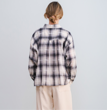 Cargar imagen en el visor de la galería, Camisa GRETA gris
