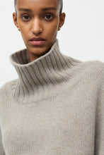 Cargar imagen en el visor de la galería, Jersey GIRLFRIEND gris
