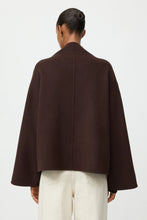 Cargar imagen en el visor de la galería, Chaqueta SHORT chocolate
