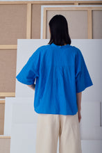 Cargar imagen en el visor de la galería, Blusa ISABELLA azulón

