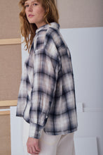 Cargar imagen en el visor de la galería, Camisa GRETA gris
