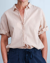 Cargar imagen en el visor de la galería, Camisa CHANNING beige
