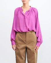Cargar imagen en el visor de la galería, Blusa LAUREN fucsia
