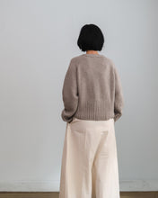 Cargar imagen en el visor de la galería, Chaqueta VNECK gris topo

