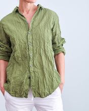 Cargar imagen en el visor de la galería, Camisa 6802 verde
