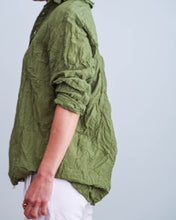 Cargar imagen en el visor de la galería, Camisa 6802 verde
