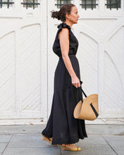 Cargar imagen en el visor de la galería, Vestido BRITTA negro
