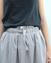 Cargar imagen en el visor de la galería, Falda 109 gris
