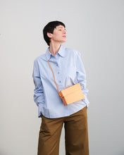Cargar imagen en el visor de la galería, Camisa MONROE azul
