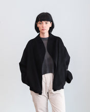 Cargar imagen en el visor de la galería, Chaqueta SHORT negro
