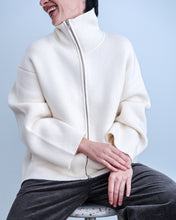 Cargar imagen en el visor de la galería, Chaqueta DOUBLE blanco
