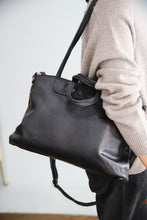 Cargar imagen en el visor de la galería, Bolso CITY TOWN negro
