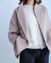 Cargar imagen en el visor de la galería, Chaqueta SHORT arena
