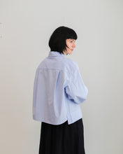 Cargar imagen en el visor de la galería, Camisa BOXY azul

