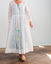 Cargar imagen en el visor de la galería, Vestido 21 blanco
