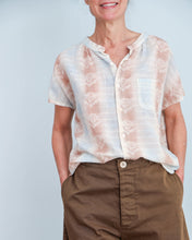 Cargar imagen en el visor de la galería, Blusa OLLIE sky
