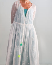 Cargar imagen en el visor de la galería, Vestido 21 blanco
