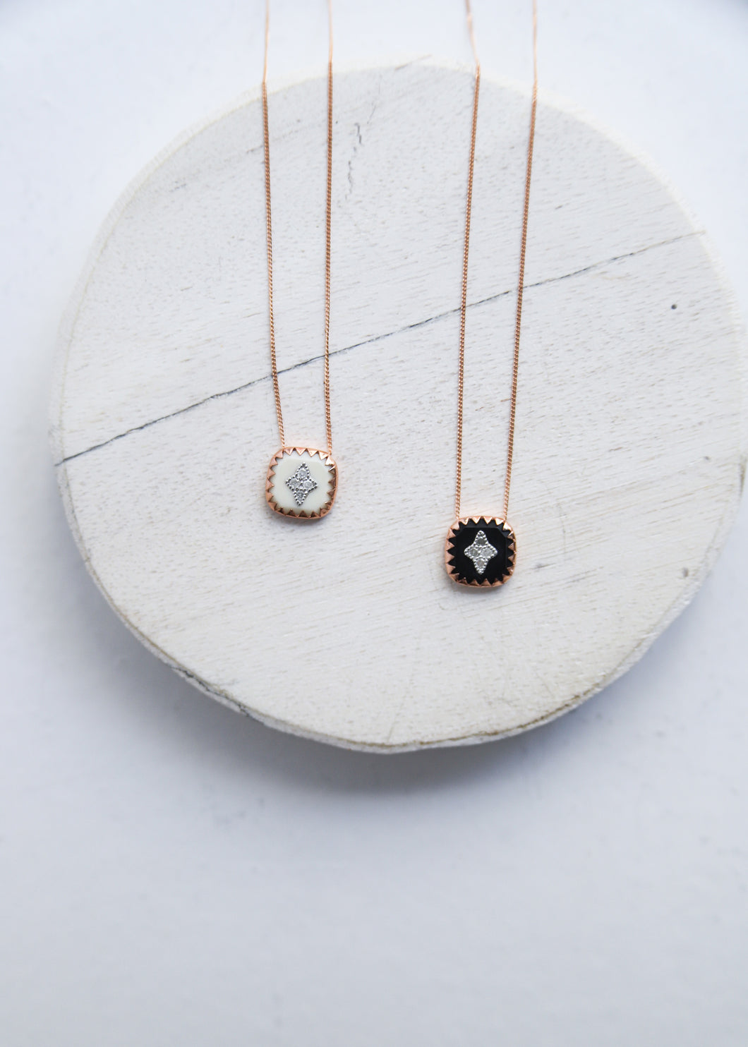 Collar PIERROT blanco