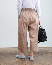 Cargar imagen en el visor de la galería, Pantalón 549 beige
