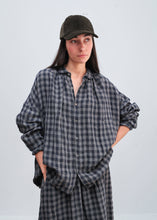 Cargar imagen en el visor de la galería, Camisa cuadros 307 carbón
