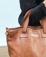 Cargar imagen en el visor de la galería, Bolso RE-EDITION caramel

