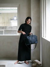Cargar imagen en el visor de la galería, Bolso DUFFLE S negro
