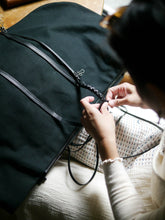 Cargar imagen en el visor de la galería, Bolso DUFFLE L negro
