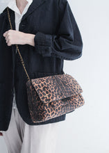 Cargar imagen en el visor de la galería, Bolso LULU  M leopardo
