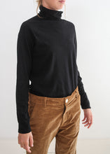Cargar imagen en el visor de la galería, Top cuello alto 1285 negro
