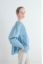 Cargar imagen en el visor de la galería, Blusa 932 blue
