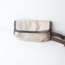 Cargar imagen en el visor de la galería, Riñonera BY HAND gray
