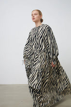 Cargar imagen en el visor de la galería, Vestido ISOLDA negro
