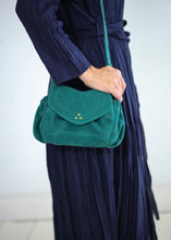 Cargar imagen en el visor de la galería, Bolso HELMUT S verde jade
