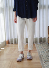 Cargar imagen en el visor de la galería, Pantalón 8310 ivory
